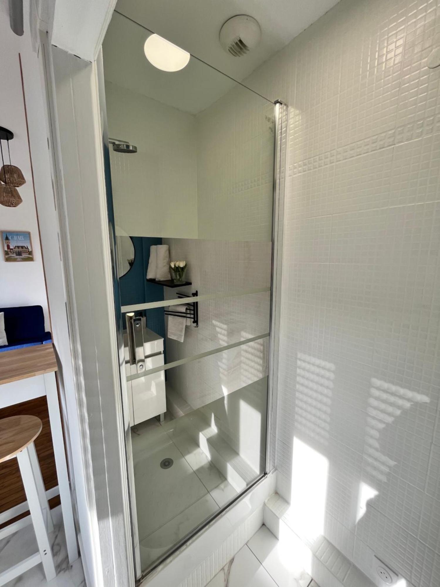 Les Appartements D'Ostende Calais Bagian luar foto