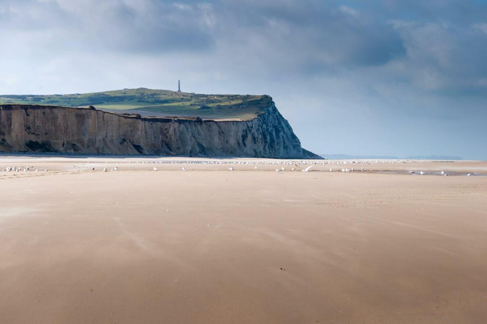 Les Appartements D'Ostende Calais Bagian luar foto